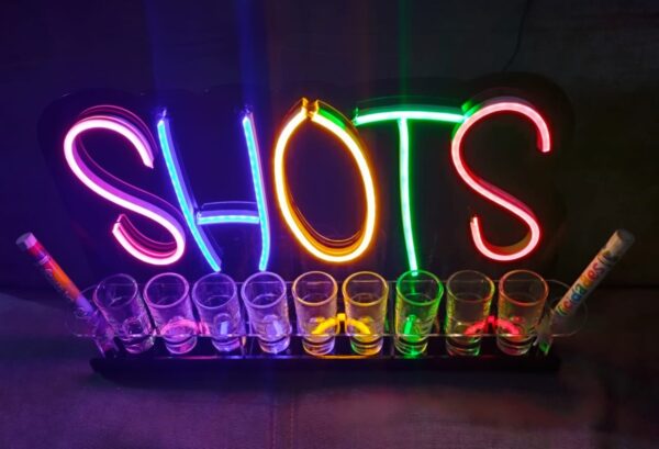 Porta Shots De Acrílico "SHOTS" Luz Neon Led 40cm - Imagen 5